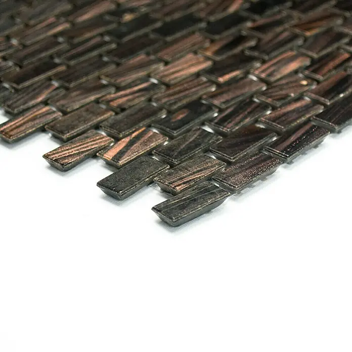 Mosaikfliese Goldstar GM GS 503050 - 32,7 x 30,5 cm, Braun, Glänzend - Nahaufnahme der rechteckigen Mosaikfliesen in Schwarz und Bronze, die ein elegantes und luxuriöses Design zeigen.
