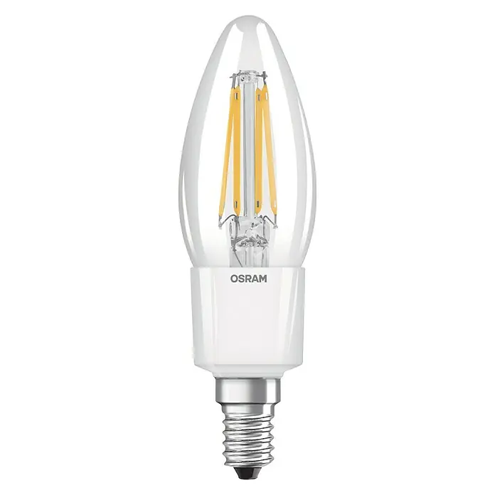 Osram LED-Lampe Kerzenform E14 klar - E14, Dimmbar, Warmweiß, 470 lm, 4,5 W - Nahaufnahme einer Osram LED-Lampe in Kerzenform mit klarem Glas und weißem Sockel, die warmes Licht ausstrahlt.