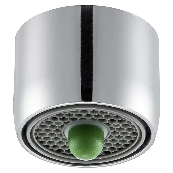 Neoperl Strahlregler Push - M 22, 1 Stk., 5 l/min - 11 l/min - Nahaufnahme eines verchromten Wasserhahn-Luftsprudlers mit einem grünen Kern und einem wabenförmigen Filter, der für Wassereffizienz sorgt.