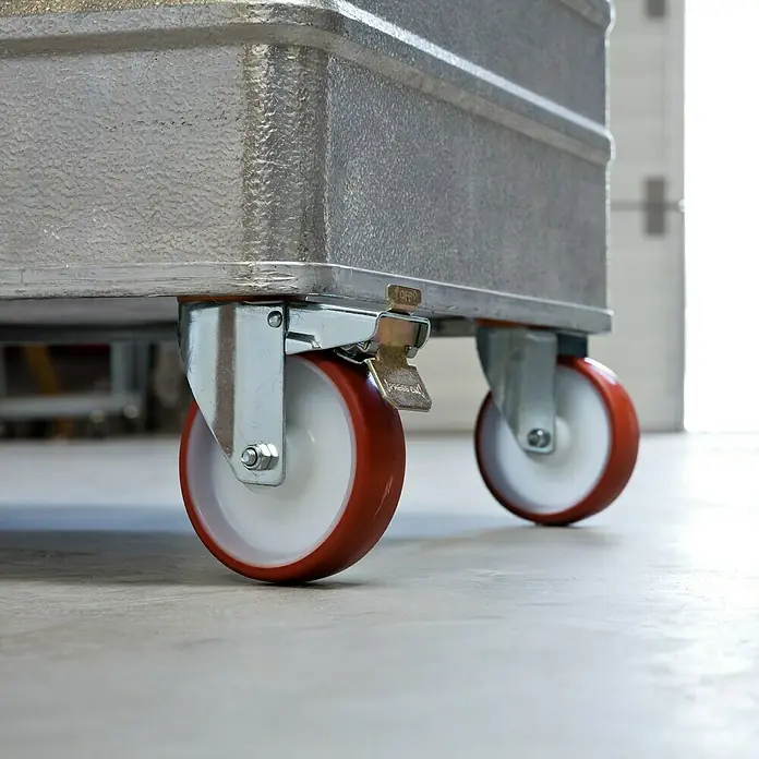 Stabilit Transportgeräterolle - Durchmesser Rollen: 125 mm, Traglast: 200 kg, Gleitlager, Mit Platte und Feststeller - Detailansicht eines Transportbehälters auf Rollen mit Feststellbremse, ideal für den sicheren Transport verschiedener Güter.