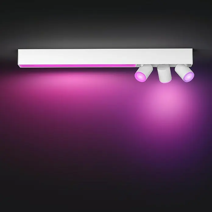 Philips Hue LED-Deckenstrahler White & Color Ambiance Centris - 53,1 W, L x B x H: 8,5 x 78,2 x 12,7 cm, Weiß, RGBW, 4 Stk. - Weiße Deckenleuchte mit drei Strahlern, die ein warmes, violettes Licht abstrahlen und eine moderne Atmosphäre schaffen.