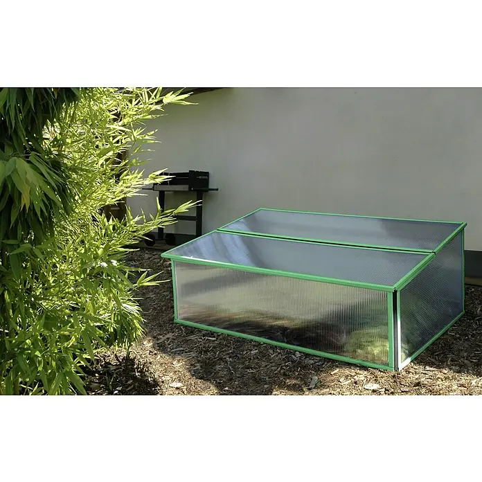 Vitavia Frühbeet Levana 1 Aqua - 55 x 95 x 28 cm, Farbe: Grün, Polycarbonat - Ein geräumiges, erhöhtes Gewächshaus mit grünem Rahmen, ideal für den Garten, um Pflanzen zu schützen und das Wachstum zu fördern.