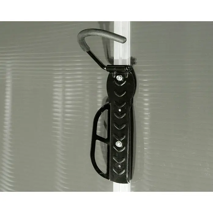 Palram – Canopia Fahrrad-Wandhaken - 3 Stk., Passend für: Palram Yukon Gerätehäuser - Nahaufnahme einer schwarzen, an der Wand montierten Fahrradaufhängung mit gummiertem Haken zur sicheren Aufbewahrung von Fahrrädern.