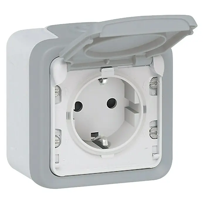 Legrand Plexo Enchufe - Gris, Aluminio, Montaje en superficie - Una toma de corriente exterior robusta y resistente a la intemperie con tapa abierta, ideal para uso en exteriores.