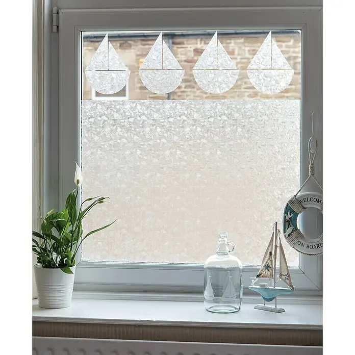 D-c-fix Static Glasfolie Splinter - 150 x 90 cm, Transluzent, Statisch haftend - Fensterfolie mit maritimen Segelboot-Motiven. Die Folie bietet Sichtschutz und verleiht dem Raum eine maritime Atmosphäre.