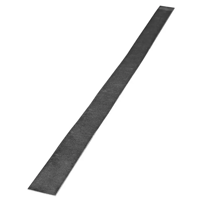 Sarei Antidröhnband - 1 m x 50 mm x 2 mm, Kleben - Detailaufnahme eines Schleifstreifens mit grauer Oberfläche, ideal für Schleifarbeiten und Oberflächenbearbeitung.