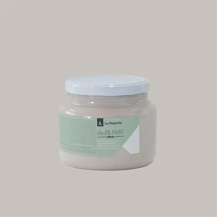 La Pajarita Pintura de tiza Chalk Paint - Smooth gris, 500 ml, Mate - Primer plano de un tarro de pintura a la tiza La Pajarita Deco, ideal para proyectos de bricolaje y para decorar muebles y complementos para el hogar.