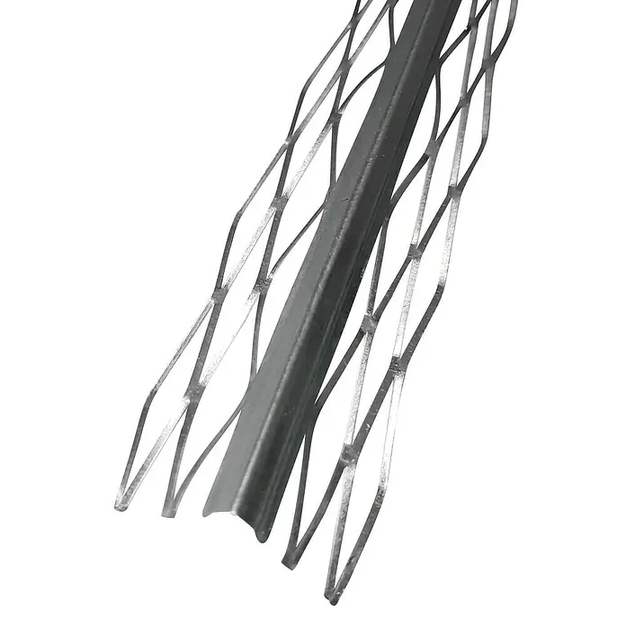 Perfil para baldosas zincada - Acero, Plateado, 2,8 m x 2,5 mm, Zincado - Primer plano de un angular esquinero con malla de alambre, ideal para enlucir y reforzar esquinas.