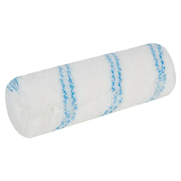 Profi Depot by Storch-Ciret Farbwalze XL LoTex - Breite Walze: 25 cm, Bügelstärke: 8 mm, Florhöhe: 18 mm - Nahaufnahme einer Farbwalze mit blau gestreiften Akzenten, die ein Werkzeug für Malerarbeiten und Heimwerkerprojekte darstellt.