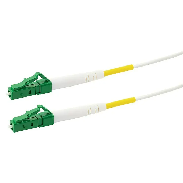 Schwaiger Glasfaser-Netzwerkkabel LC/APC-LC/APC - 5 m, Weiß, Bis zu 10 Gbit/s - Zwei weiße Glasfaserkabel, jedes mit einem gelben Abschnitt und grünen LC-Steckern an einem Ende.