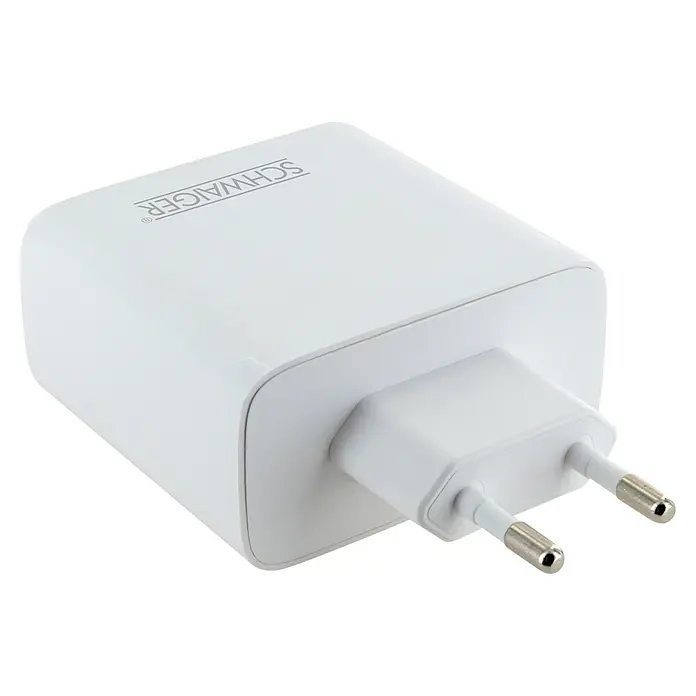 Schwaiger USB-Ladeadapter - USB A-Stecker, USB C-Stecker - Ein weißes SCHWAIGER Netzteil mit Eurostecker, das für elektronische Geräte verwendet wird. Das Ladegerät ist kompakt und hat abgerundete Ecken.