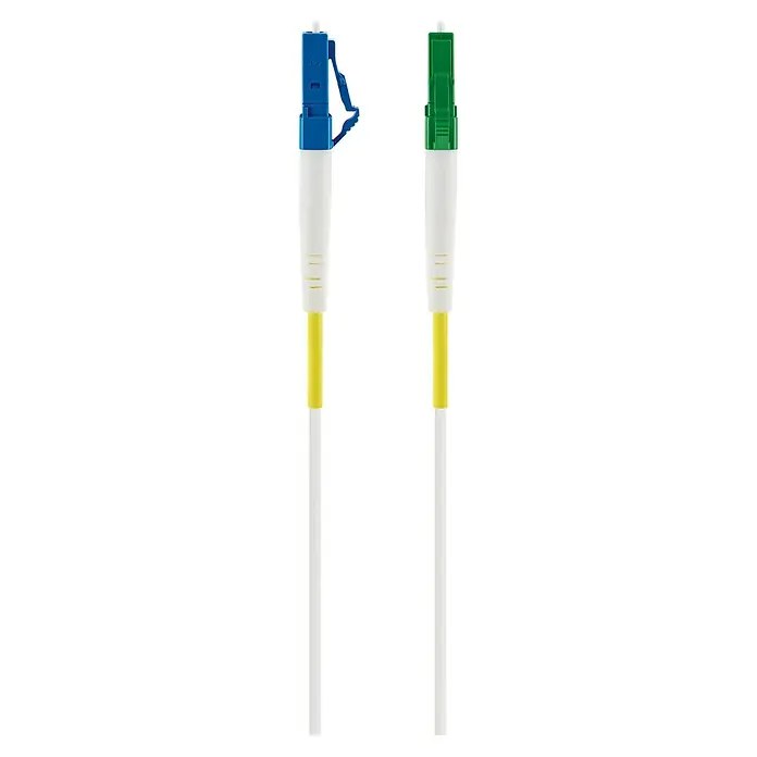 Schwaiger Glasfaser-Netzwerkkabel LC/APC-LC/UPC - 9 m, Weiß, Bis zu 10 Gbit/s - Nahaufnahme von zwei Glasfaserkabeln mit blauen und grünen Anschlüssen, die für eine schnelle und zuverlässige Datenübertragung sorgen.