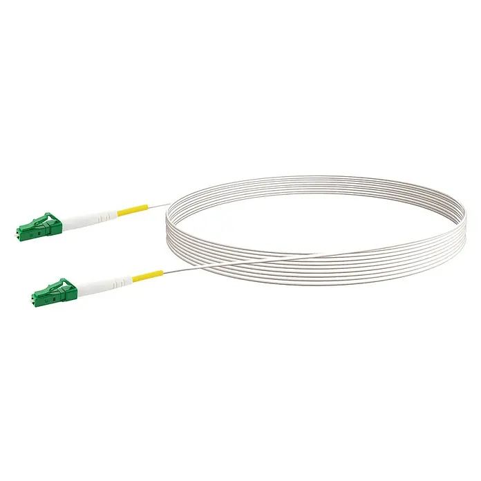 Schwaiger Glasfaser-Netzwerkkabel LC/APC-LC/APC - 9 m, Weiß, Bis zu 10 Gbit/s - Glasfaserkabel mit grünen Anschlüssen und gelben Verstärkungen, aufgerollt dargestellt.