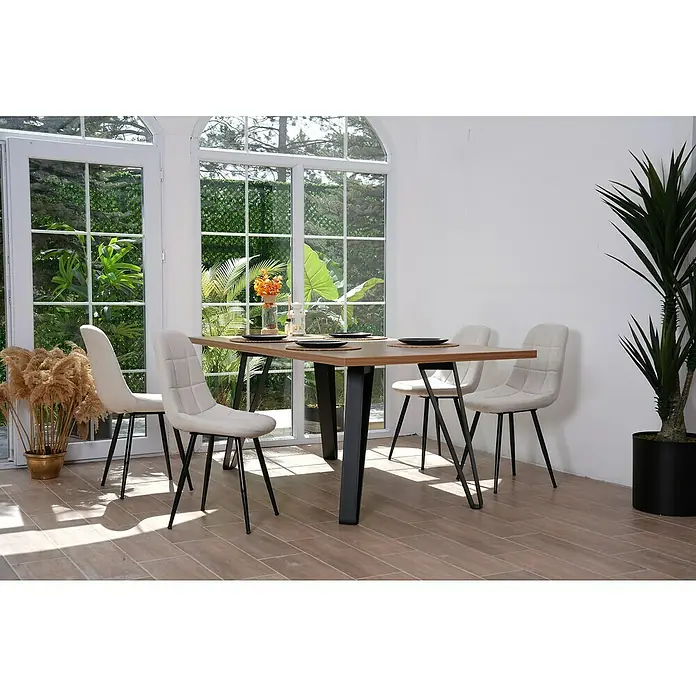 Tischbein CITYLINE New York - 780 x 270 x 720 mm, Schwarz - Esszimmer mit Holztisch und gepolsterten Stühlen auf schlanken Metallbeinen, Zimmerpflanze für gemütliche Atmosphäre.