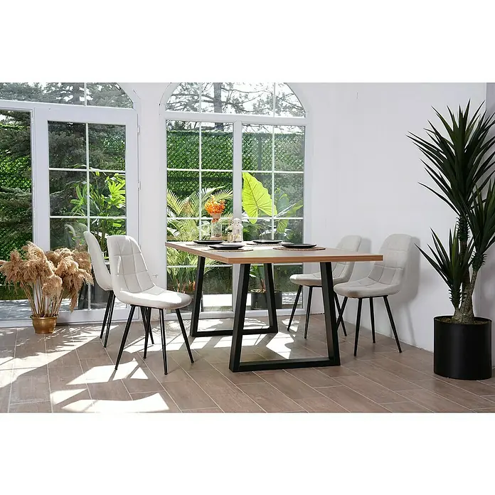 Tischbein CITYLINE Emden - 780 x 130 x 720 mm, Schwarz - Ein heller Essbereich mit einem modernen Holztisch und vier stilvollen, gepolsterten Stühlen, der eine einladende Atmosphäre schafft.