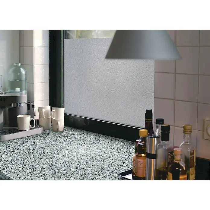 D-c-fix Static Premium Glasfolie Ilva - 150 x 90 cm, Transluzent, Statisch haftend - Küchenszene mit Fensterfolie für Privatsphäre und dekoratives Element mit stilvollem Design und eleganter Ausstrahlung.