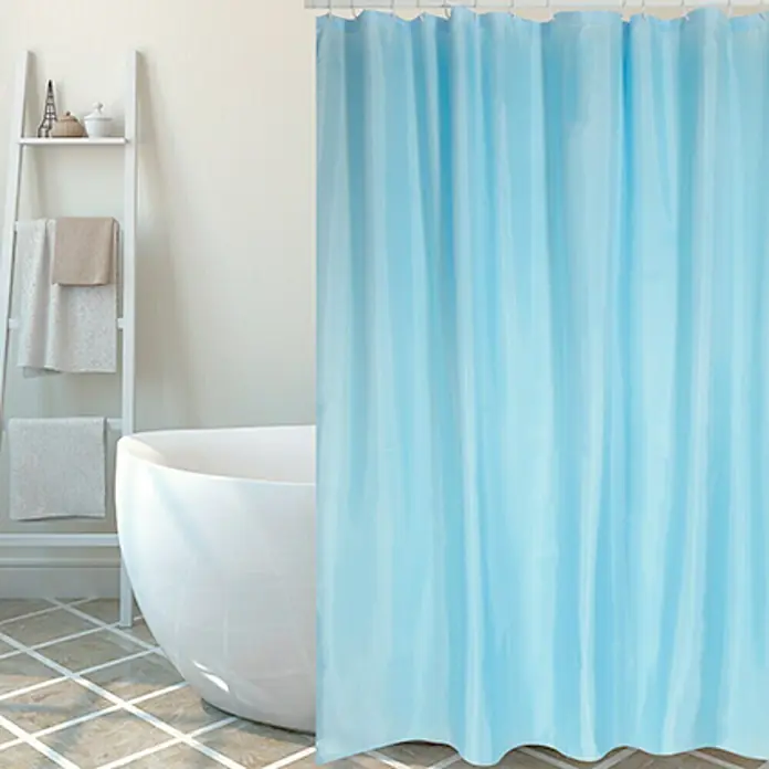 Venus Cortina de baño - An x Al: 180 x 200 cm, Plástico, Azul - Cortina de ducha azul claro frente a bañera con escalera toallero y objetos decorativos para un ambiente de baño relajante.