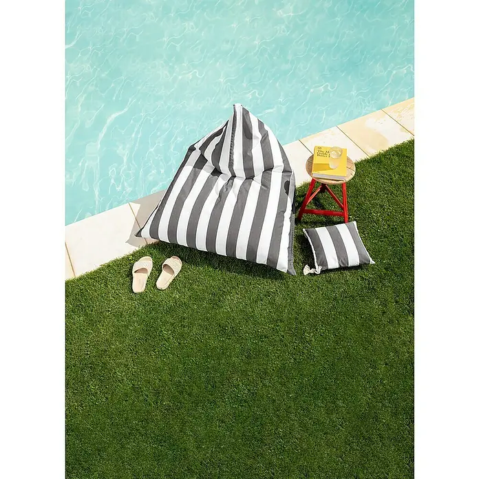 Sitting Point Sitzsack Santorin Calypso - 110 x 115 x 90 cm, Anthrazit/Weiß, 100 % Polypropylen - Entspannen Sie stilvoll am Pool mit diesem gestreiften Sitzsack, dem passenden Kissen und den bequemen Slides.