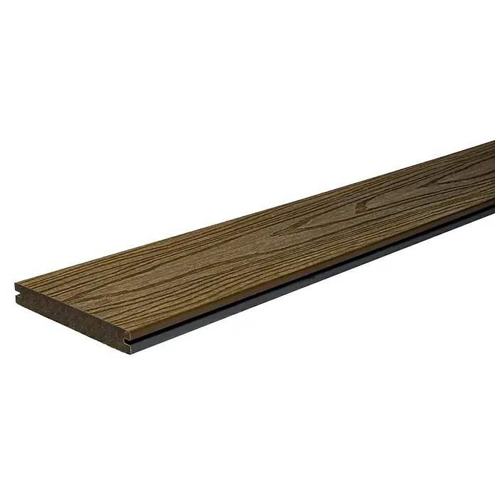 Elephant Terrassenbau-Set WPC strongWood - Teak/Grau, Deckfläche pro Paket: 25 m² - Ansicht eines einzelnen braunen Terrassendielen-Produkts mit simulierter Holzmaserung und dunklen Kanten für den Außenbereich.