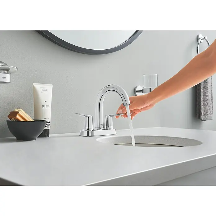 Grohe Essentials Cube Zahnputzbecher - Mit Halterung, Chrom, Glänzend - Einbauwaschtischarmatur von Grohe in Chrom mit laufendem Wasser, bedient von einer Hand. Bad-Design mit klaren Linien und moderner Ästhetik.