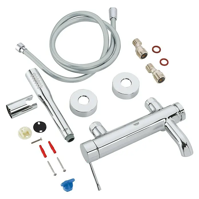 Grohe Essence Badewannenarmatur - Ausladung Armatur: 193 mm, Chrom, Glänzend, Handbrause - Eine Nahaufnahme eines Grohe Duscharmatursets, das aus Armatur, Brauseschlauch, Handbrause und Installationsmaterial besteht.