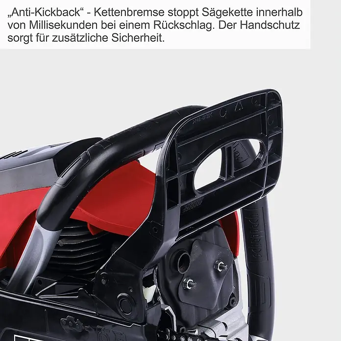 Scheppach Benzin-Kettensäge PCS46 - 1.800 W, 46 cm³, Schwertlänge: 45 cm, Max. Aststärke: 43 cm - Nahaufnahme einer Scheppach Kettensäge, die für Sicherheit mit „Anti-Kickback“-Funktion und Kettenbremse ausgestattet ist.