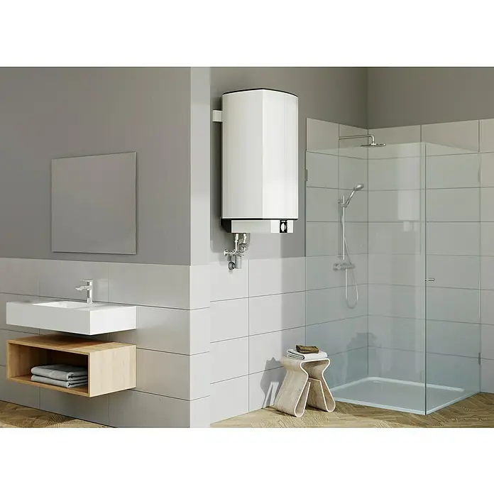 Stiebel Eltron Warmwasserspeicher SH 80 S - 80 l, Temperaturbereich: 35 °C - 85 °C - Badezimmer mit einem wandmontierten, schlanken Warmwasserbereiter in Weiß, der für eine effiziente Warmwasserversorgung sorgt.