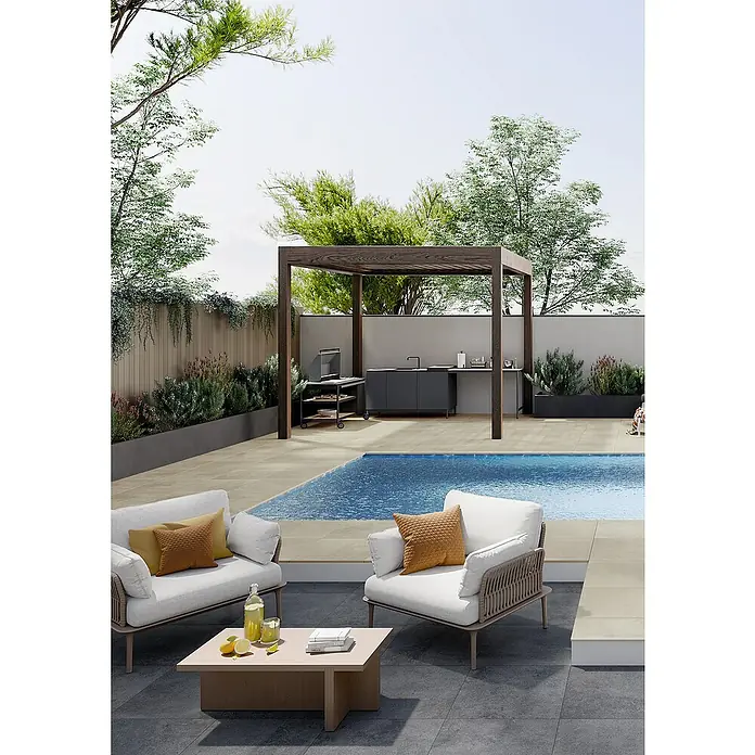 Art-Tec by Palazzo Terrassenfliese60 x 60 x 2 cm, Offwhite, Matt - Entspannen Sie am Pool mit stilvollen Sesseln und einem passenden Couchtisch. Genießen Sie das moderne Outdoor-Design und die sommerliche Atmosphäre.