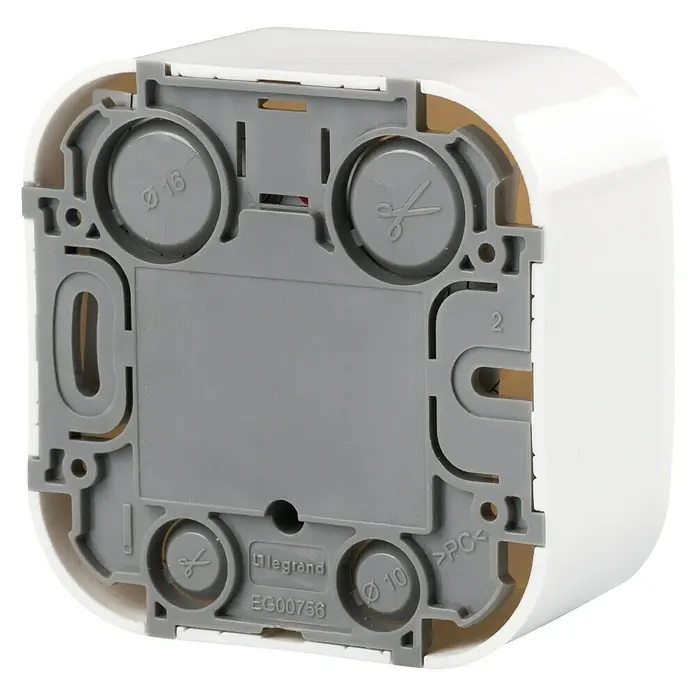 Legrand Forix Toma de teléfono - Blanco, Montaje en la pared - Primer plano de una caja de empotrar blanca de Legrand con placa posterior gris, que muestra detalles como entradas de cable y el logotipo.