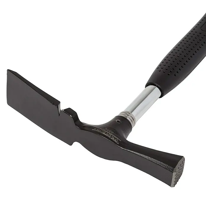 Wisent Maurerhammer600 g, Stahlrohr - Nahaufnahme eines schwarzen Schweißhammers mit ergonomischem Griff und silbernem Metallschaft, ideal für Schweißarbeiten.