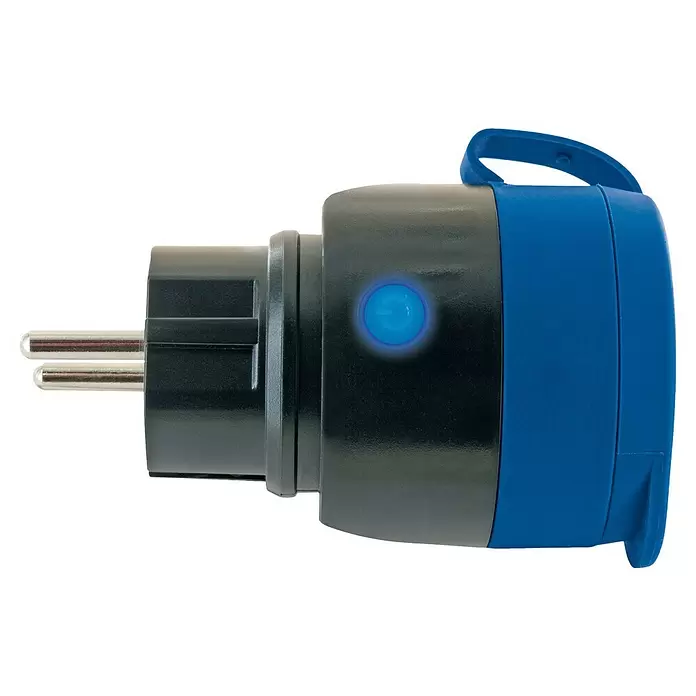 Schwaiger Smart-Steckdose Außen - IP44, Blau, Schwarz, 3.680 W - Schwarzer und blauer Netzstecker-Adapter mit zwei Stiften und leuchtendem blauem Einschaltknopf.