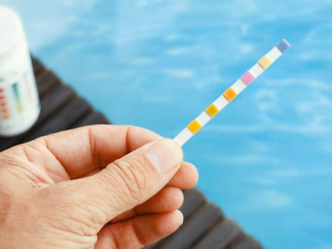 pH-Wert im Pool regulieren