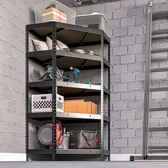 Regalux Eckregal - H x B x T: 180 x 90 x 40 cm, Traglast pro Boden: 210 kg, Anzahl Böden: 5 Stk., Stecken, Anthrazitgrau - Bild eines Regals mit Werkzeugen, Kisten und Behältern in einem Keller. Ideal für Werkzeugaufbewahrung.