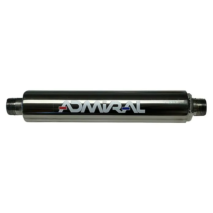 Admiral Descalcificador de agua - 5 x 30 cm - Producto Admiral mostrando un dispositivo cilíndrico con extremos roscados y una impresión plateada 'Admiral' acentuada con rojo y azul.