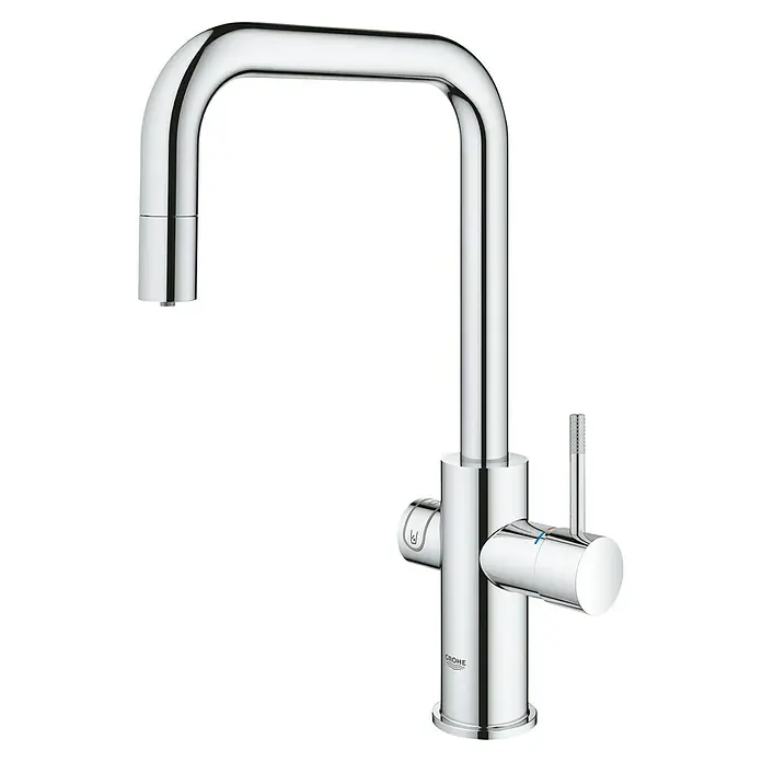 Grohe Spültischarmatur Blue Home - Höhe: 39,3 cm, U-Auslauf, Chrom, Glänzend, Ausziehbar - Nahaufnahme einer glänzenden Grohe Küchenarmatur mit minimalistischem Design und klaren Linien vor schwarzem Hintergrund.