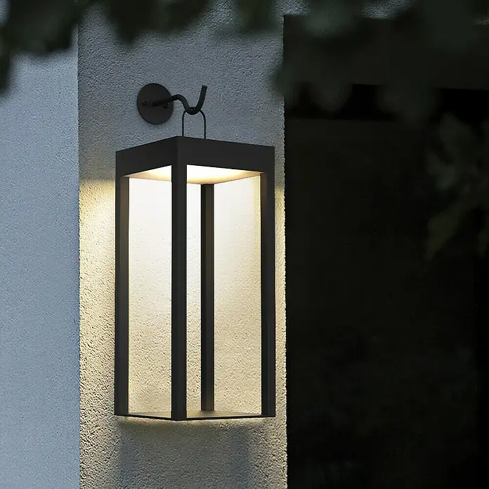 Tween Light Akku-Wandleuchte Bellagio - 35 x 13,2 x 15 cm, Schwarz, Warmweiß, 3 W, IP44 - Eine moderne Außenwandleuchte mit einem rechteckigen Design, das durch sanftes Licht die Umgebung aufwertet. Perfekt für stilvolle Akzente.