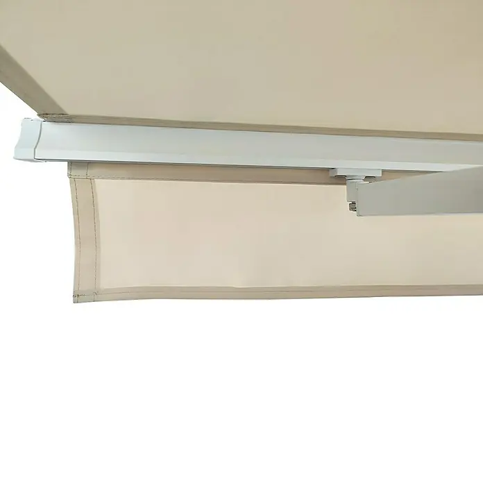 Toldo de brazos extensibles Living - Blanco, Ancho: 3 m, Caída: 2 m - Primer plano de un toldo retráctil con tela beige y soportes blancos, diseñado para uso exterior.
