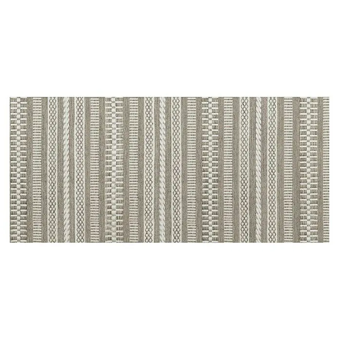Alfombra de vinilo Croma Jarapa - Gris, 110 x 50 cm, PVC - Primer plano de un tejido textil texturizado con rayas decorativas en tonos beige y blanco, ideal para un diseño interior elegante.