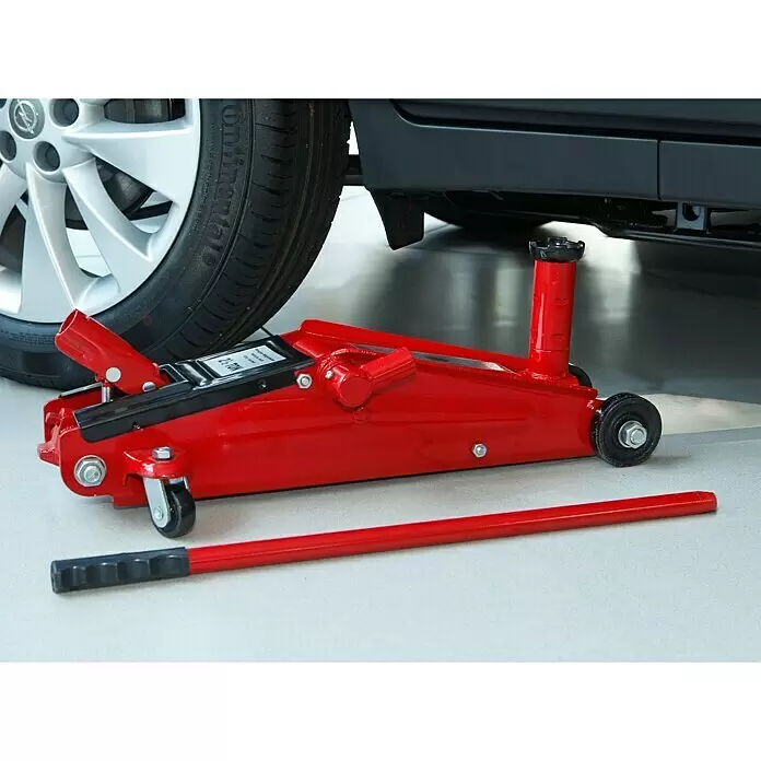 UniTEC Gato hidráulico para coches SUV - Altura de elevación: 150 mm - 530 mm - Gato hidráulico rojo con mango bajo un coche junto al neumático, capacidad de 2.5 TON.