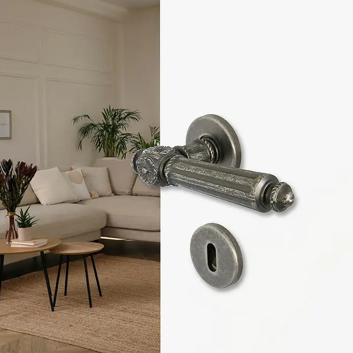 Diamond Doors Classic Zimmertürgarnitur Augusta - Stärke Tür: 40 mm - 45 mm, Antik, Buntbart - Elegante Türgarnitur im Antik-Look. Die detailreiche Oberfläche und das klassische Design machen sie zu einem Blickfang an jeder Tür.
