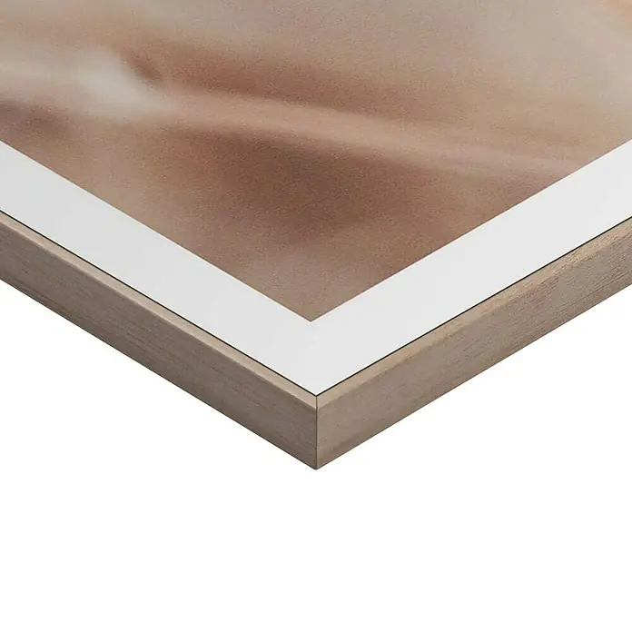 Reinders Bild Slim Frame Wood - Dried Whites, B x H: 50 x 70 cm - Nahaufnahme eines gerahmten Bildes mit einem Passepartout, das die Details des Rahmens und das darin enthaltene Kunstwerk hervorhebt.