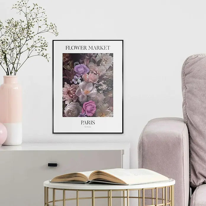 Reinders Bild Slim Frame Black - Rose Garden, B x H: 30 x 40 cm - Ein gerahmtes Kunstwerk "Flower Market Paris" mit Blumenmuster, das über einem Nachttisch mit einem Buch platziert ist.