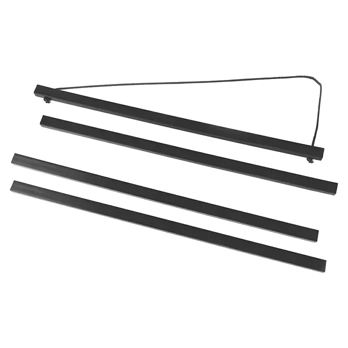 Reinders Posterschienen Click Frame - Schwarz, 92,5 cm - Nahaufnahme von vier Magnetrahmen für Poster. Die schwarzen Leisten sind zum einfachen Aufhängen von Postern konzipiert.