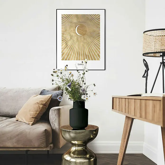 Reinders Bild Slim Frame Black - Moon, B x H: 40 x 50 cm - Das elegante Poster "Luna" mit einem goldenen Halbmond-Motiv und strahlenförmigen Linien, das jedem Raum eine stilvolle Note verleiht.
