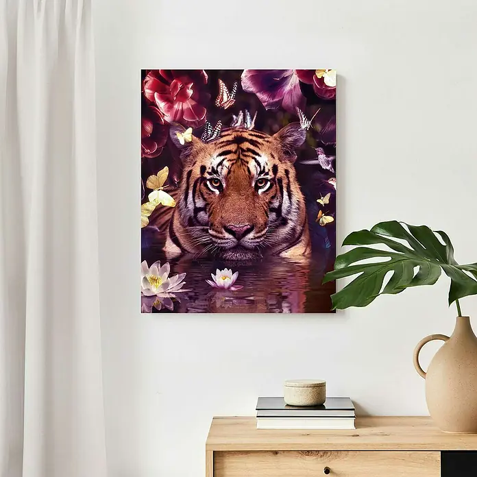 Reinders Decopanel - Floral Tiger, B x H: 40 x 50 cm - Tiger im Wasser mit Schmetterlingen und Blumen als Wandbild. Einzigartige Dekoration für ein stilvolles Zuhause.