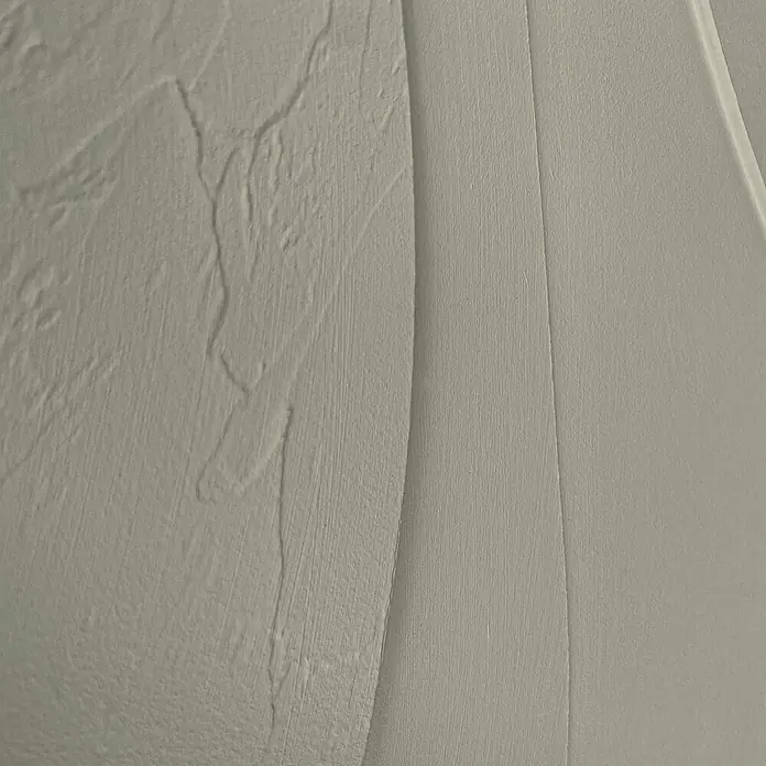 Reinders Bild Relief Art Colour - Terrace - Sage Green, B x H: 50 x 70 cm - Nahaufnahme einer grau gestrichenen Wand mit unterschiedlichen Texturen, die eine interessante Oberfläche und ein dezentes Farbspiel erzeugt.
