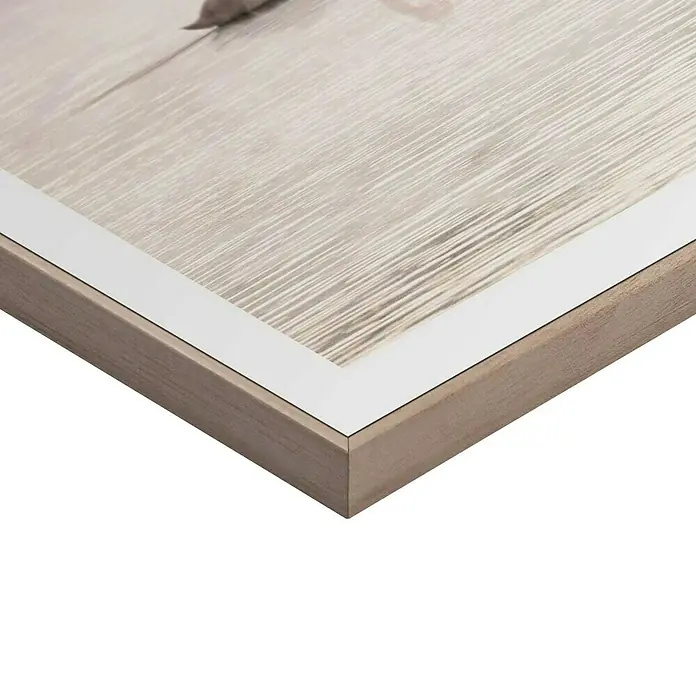 Reinders Bild Slim Frame Wood - Misty Lake Swan, B x H: 40 x 50 cm - Detailansicht eines gerahmten Kunstwerks mit hellem Holzrahmen und weißem Passepartout, das die subtile Textur des Bildes hervorhebt.