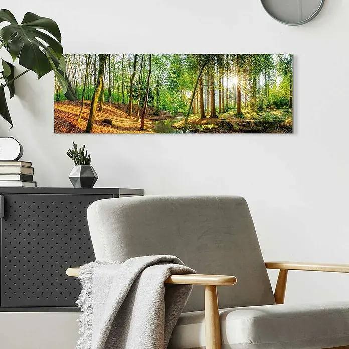 Reinders Decopanel - Spring Woods, B x H: 90 x 30 cm - Wandbild mit Waldmotiv über Sessel und Kommode, ein dekoratives Element für Wohnräume, das Natur ins Haus bringt.