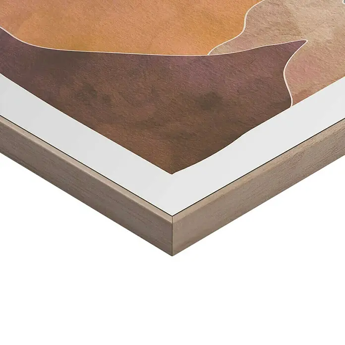 Reinders Bild Slim Frame Wood - Nature Canyon, B x H: 30 x 40 cm - Nahaufnahme eines gerahmten Kunstwerks mit abstrakten Formen und warmen Erdtönen, das eine elegante Wanddekoration darstellt.