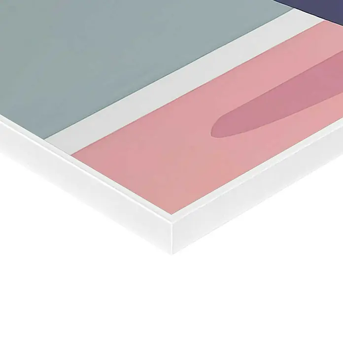 Reinders Bild Slim Frame White - Zen Wash, B x H: 30 x 40 cm - Nahaufnahme eines gerahmten Kunstwerks mit abstrakten Formen in Grau-, Rosa- und Lilatönen. Der weiße Rahmen betont die modernen Linien des Bildes.